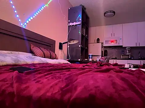 Snapshot of ChillzPnp chatting on March 20, 2:40 am ChillzPnp online show from March 20, 2:40 am