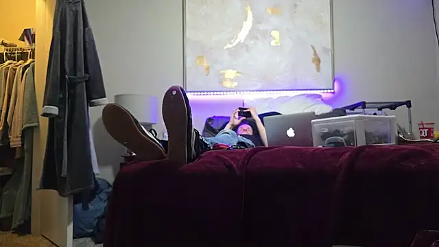 Snapshot of ChillzPnp chatting on October 18, 9:59 pm ChillzPnp online show from October 18, 9:59 pm