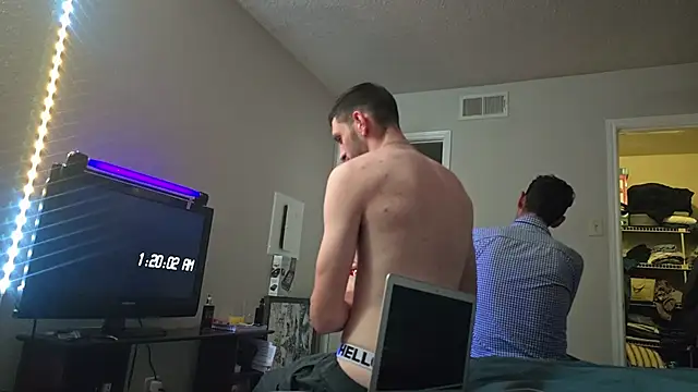 Snapshot of ChillzPnp chatting on November 24, 7:19 am ChillzPnp online show from November 24, 7:19 am