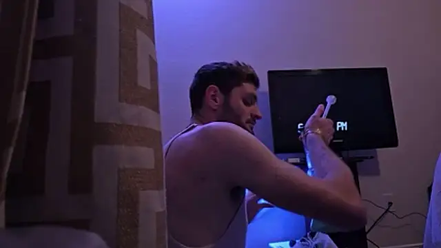 Snapshot of ChillzPnp chatting on December 2, 12:16 am ChillzPnp online show from December 2, 12:16 am