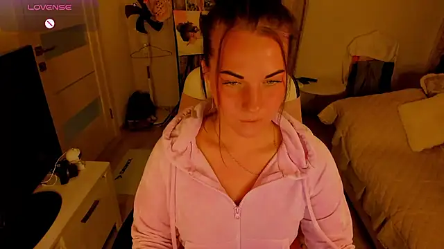 Snapshot of masha19981 chatting on October 13, 6:52 pm masha19981 online show from October 13, 6:52 pm