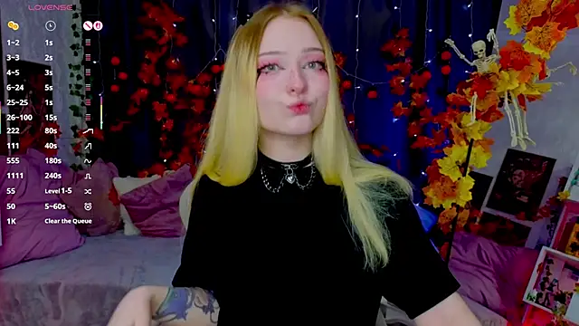 ElswythCovil online show from October 21, 4:02 am