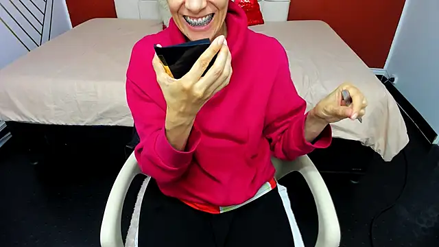 Abrillee1 online show from December 27, 7:35 pm