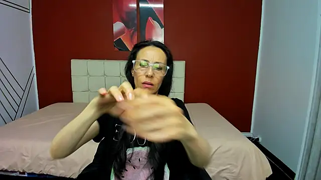 Abrillee1 online show from December 29, 5:10 am