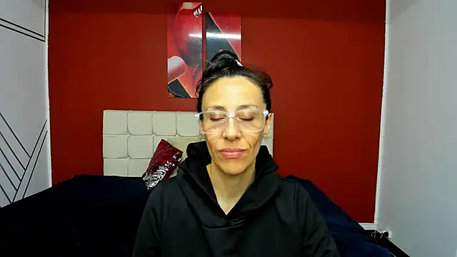 Abrillee1 online show from January 12, 9:30 am