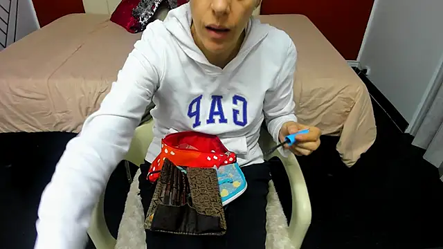 Abrillee1 online show from January 17, 7:38 pm