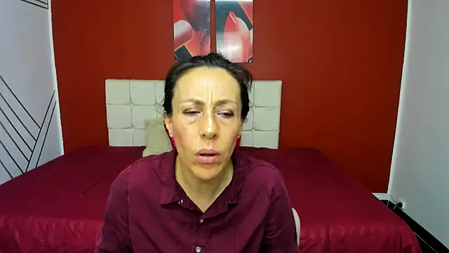 Abrillee1 online show from January 30, 10:30 pm