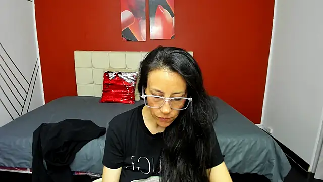 Abrillee1 online show from February 8, 10:40 pm