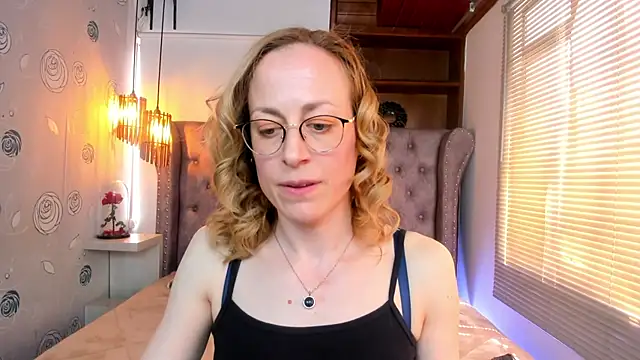 Snapshot of SammySanders chatting on February 12, 7:13 pm SammySanders online show from February 12, 7:13 pm