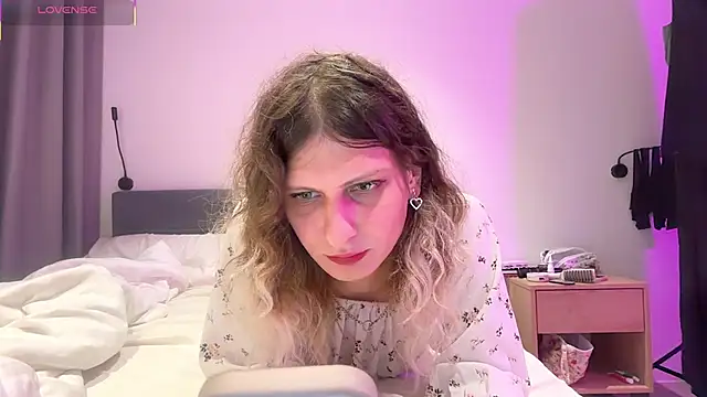 Alice Pinkhead online show from October 23, 8:57 am