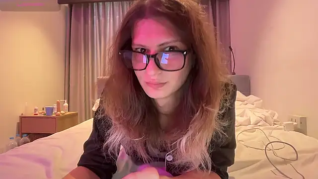 Alice Pinkhead online show from April 30, 8:20 am