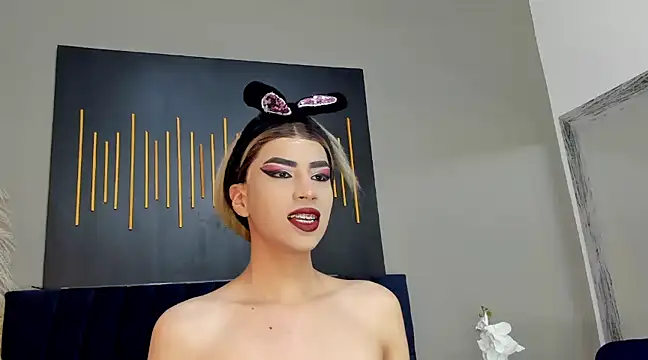 Snapshot of BrianaSchafer chatting on December 5, 4:55 pm BrianaSchafer online show from December 5, 4:55 pm