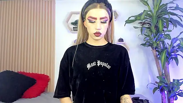 Snapshot of BrianaSchafer chatting on October 16, 5:14 pm BrianaSchafer online show from October 16, 5:14 pm