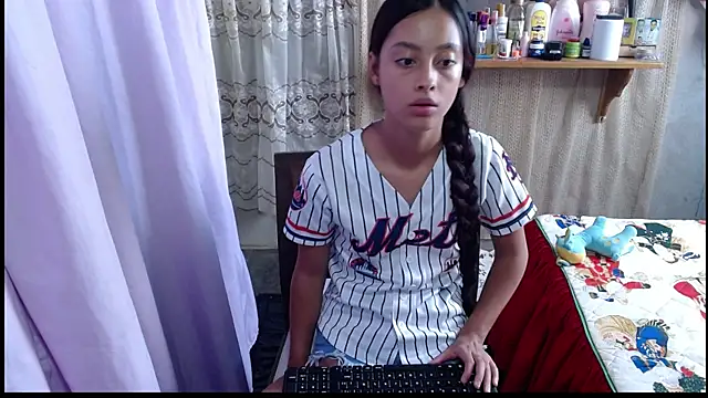 Snapshot of Lunawillis chatting on November 25, 5:57 pm Lunawillis online show from November 25, 5:57 pm