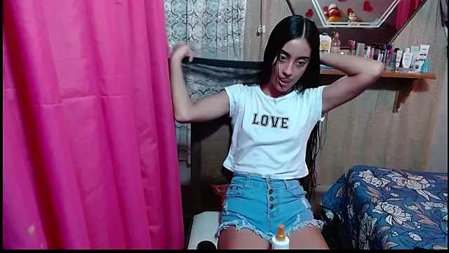 Lunawillis online show from April 24, 7:16 pm