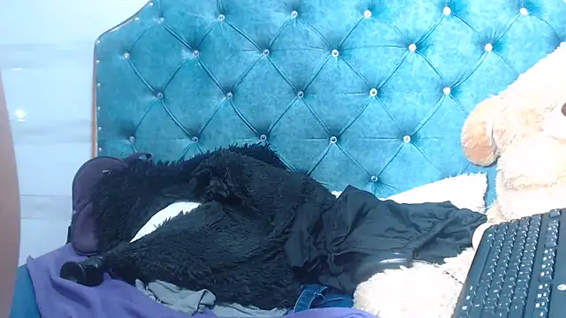 lily jamesx online show from February 28, 1:47 am