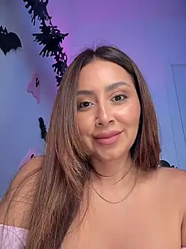 Snapshot of vixen_allure chatting on October 25, 11:51 am vixen allure online show from October 25, 11:51 am