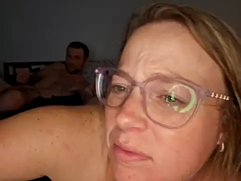 Snapshot of MrandMrsPooks chatting on November 14, 7:18 am MrandMrsPooks online show from November 14, 7:18 am