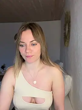 Snapshot of Milla__one chatting on January 22, 7:25 am Milla one online show from January 22, 7:25 am