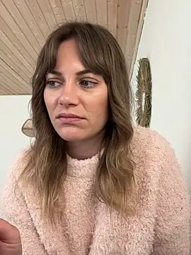 Snapshot of Milla__one chatting on February 19, 11:17 am Milla one online show from February 19, 11:17 am