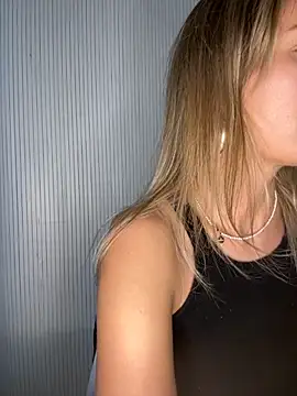 Snapshot of Milla__one chatting on September 17, 3:35 pm Milla one online show from September 17, 3:35 pm