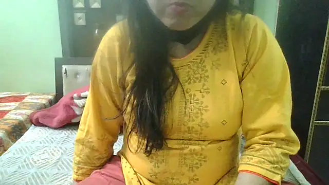 Snapshot of couplesuni chatting on December 3, 4:03 am couplesuni online show from December 3, 4:03 am