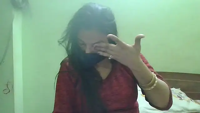 Snapshot of couplesuni chatting on December 7, 9:06 am couplesuni online show from December 7, 9:06 am