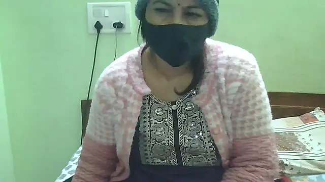 Snapshot of couplesuni chatting on December 30, 9:48 am couplesuni online show from December 30, 9:48 am