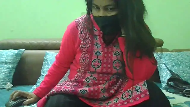 Snapshot of couplesuni chatting on January 3, 10:52 am couplesuni online show from January 3, 10:52 am