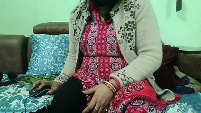 Snapshot of couplesuni chatting on January 4, 4:23 am couplesuni online show from January 4, 4:23 am