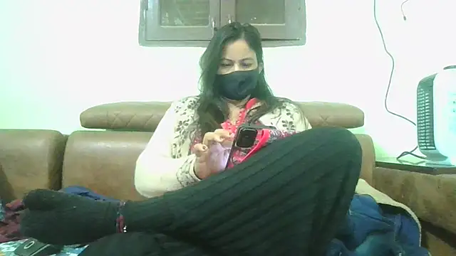 Snapshot of couplesuni chatting on January 5, 2:49 am couplesuni online show from January 5, 2:49 am