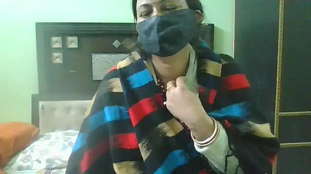 Snapshot of couplesuni chatting on February 7, 10:50 am couplesuni online show from February 7, 10:50 am