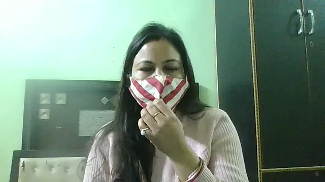 Snapshot of couplesuni chatting on February 10, 4:30 am couplesuni online show from February 10, 4:30 am