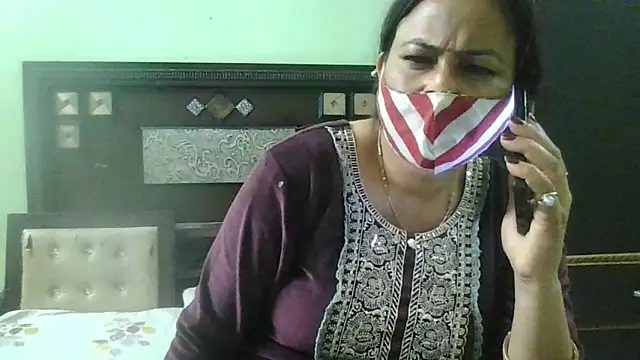 Snapshot of couplesuni chatting on February 12, 11:07 am couplesuni online show from February 12, 11:07 am