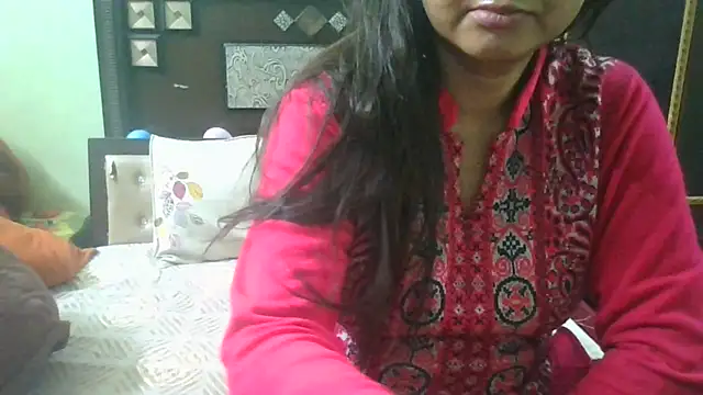 Snapshot of couplesuni chatting on February 24, 3:44 am couplesuni online show from February 24, 3:44 am