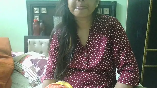 Snapshot of couplesuni chatting on March 16, 6:53 am couplesuni online show from March 16, 6:53 am