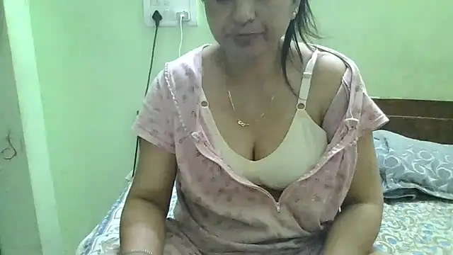 Snapshot of couplesuni chatting on March 21, 1:12 pm couplesuni online show from March 21, 1:12 pm