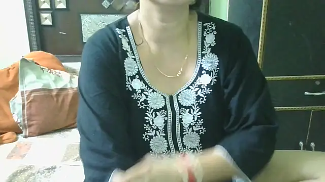 Snapshot of couplesuni chatting on September 27, 7:57 am couplesuni online show from September 27, 7:57 am