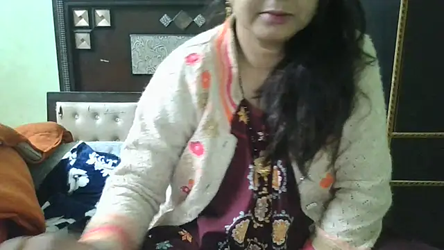 Snapshot of couplesuni chatting on November 30, 6:28 am couplesuni online show from November 30, 6:28 am