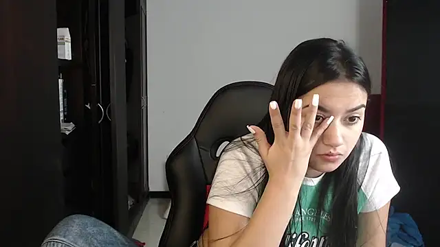 Snapshot of kayla_k18 chatting on February 16, 9:59 pm kayla k18 online show from February 16, 9:59 pm