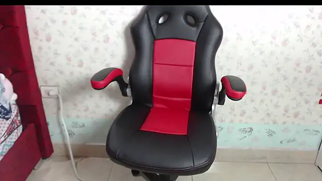 Snapshot of kayla_k18 chatting on September 21, 12:34 am kayla k18 online show from September 21, 12:34 am