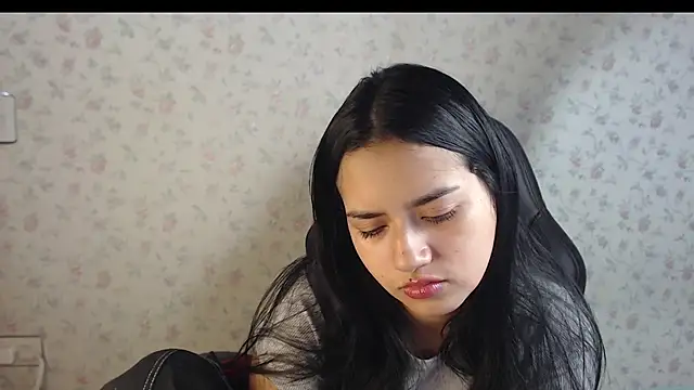 Snapshot of kayla_k18 chatting on October 23, 1:05 am kayla k18 online show from October 23, 1:05 am