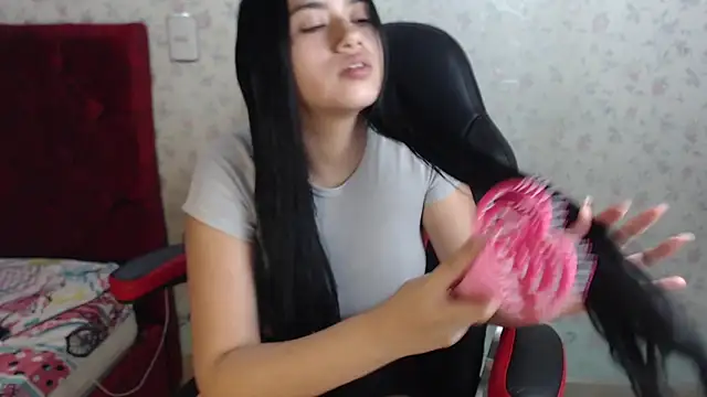 Snapshot of kayla_k18 chatting on November 10, 3:27 am kayla k18 online show from November 10, 3:27 am