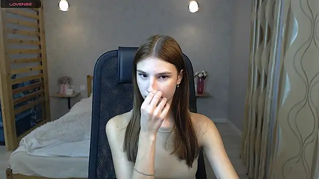 AnaHoney online show from October 2, 2:40 am