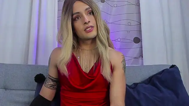 Snapshot of LukaCastillo chatting on March 18, 9:20 am LukaCastillo online show from March 18, 9:20 am