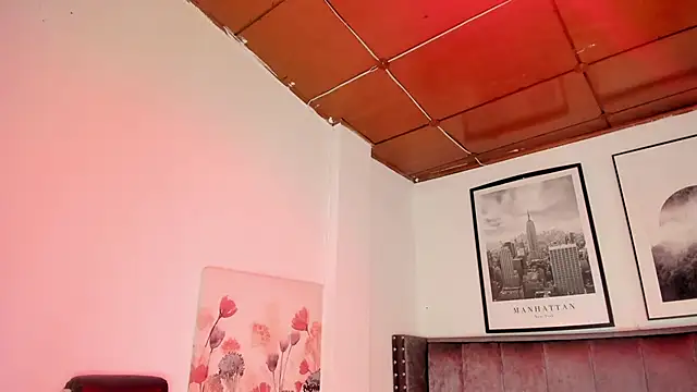 Snapshot of Alaia_Cute chatting on November 18, 2:50 am Alaia Cute online show from November 18, 2:50 am