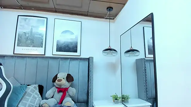 Snapshot of Alaia_Cute chatting on December 2, 4:40 am Alaia Cute online show from December 2, 4:40 am