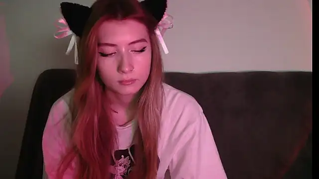 ErikaShyy online show from December 12, 1:49 pm