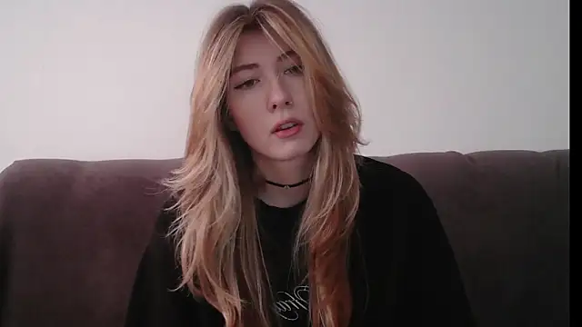 Snapshot of ErikaShyy chatting on January 30, 11:01 am ErikaShyy online show from January 30, 11:01 am