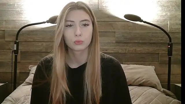 Snapshot of ErikaShyy chatting on November 25, 11:10 am ErikaShyy online show from November 25, 11:10 am